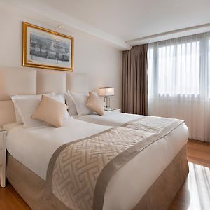 Superior Double or Twin Room Partial Sea View